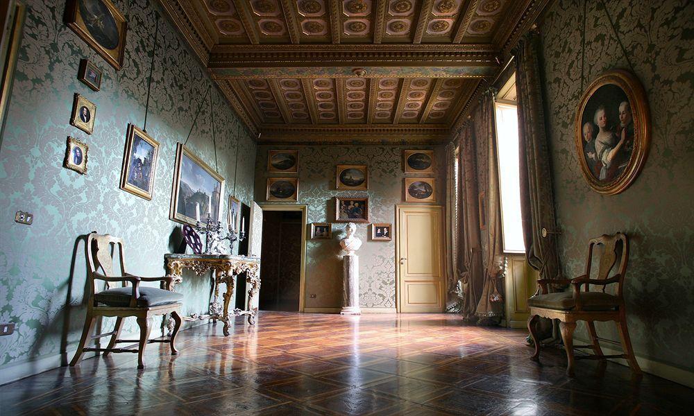 Residenza Ruspoli Bonaparte Acomodação com café da manhã  4*