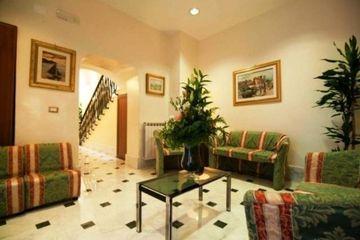 Raeli Floridia Hotel