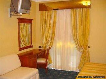 Luxury H 2000 Bed and breakfast 3*