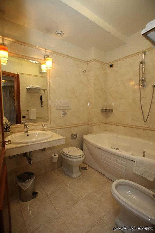 Luxury H 2000 3*