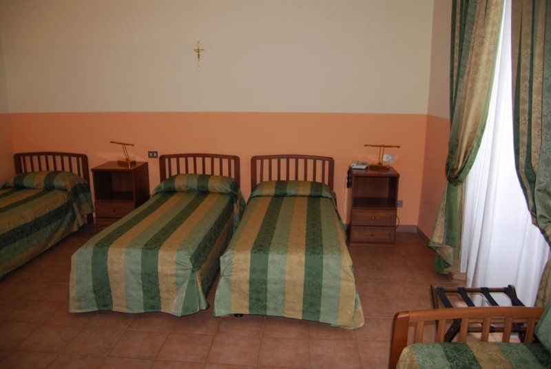 Domus Carmelitana 3* Rome
