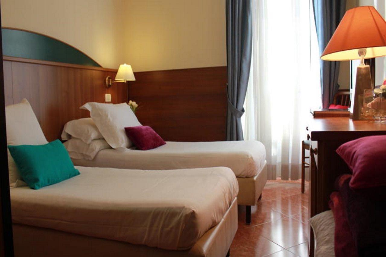 Hotell Dharma Boutique & 4*