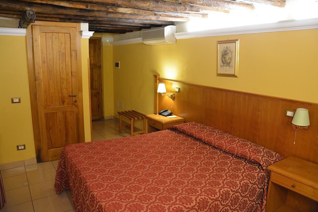 Hotel Casale Certosa 3*