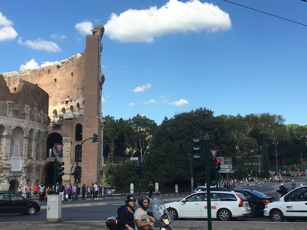 Apartamento Delightful 100 Meters From The Colosseum Roma