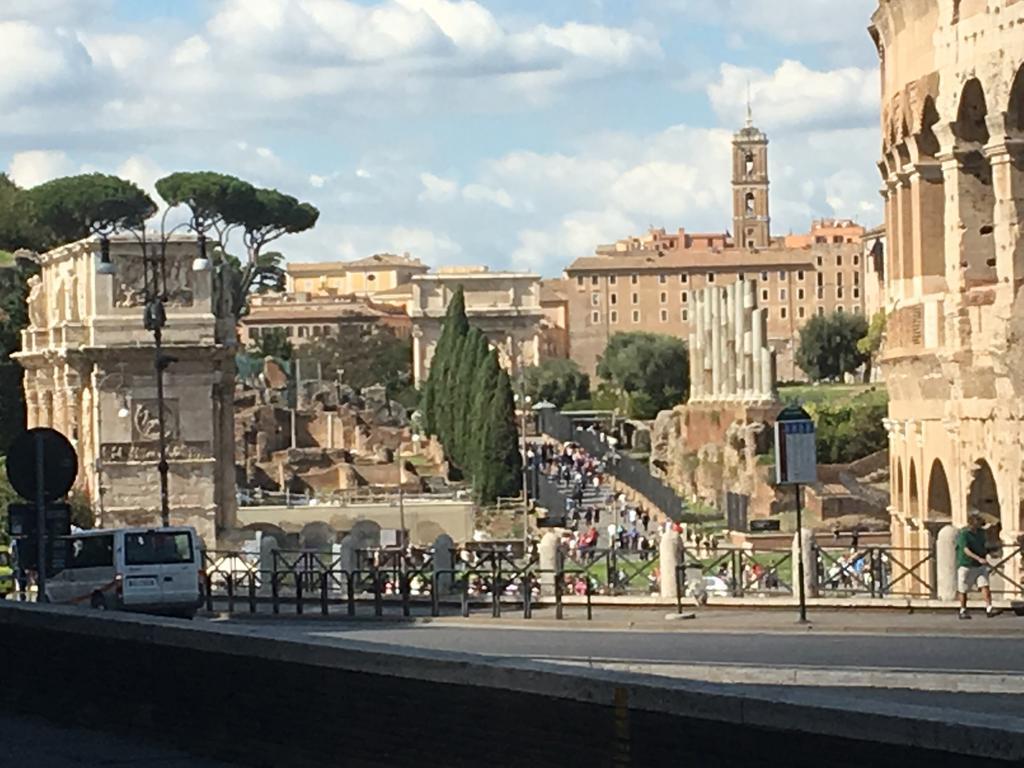 Apartamento Delightful 100 Meters From The Colosseum *