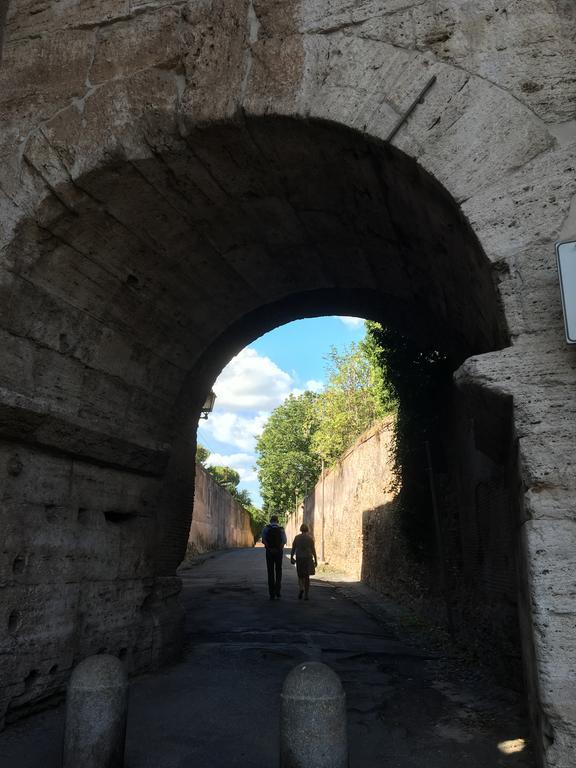 Delightful 100 Meters From The Colosseum Roma