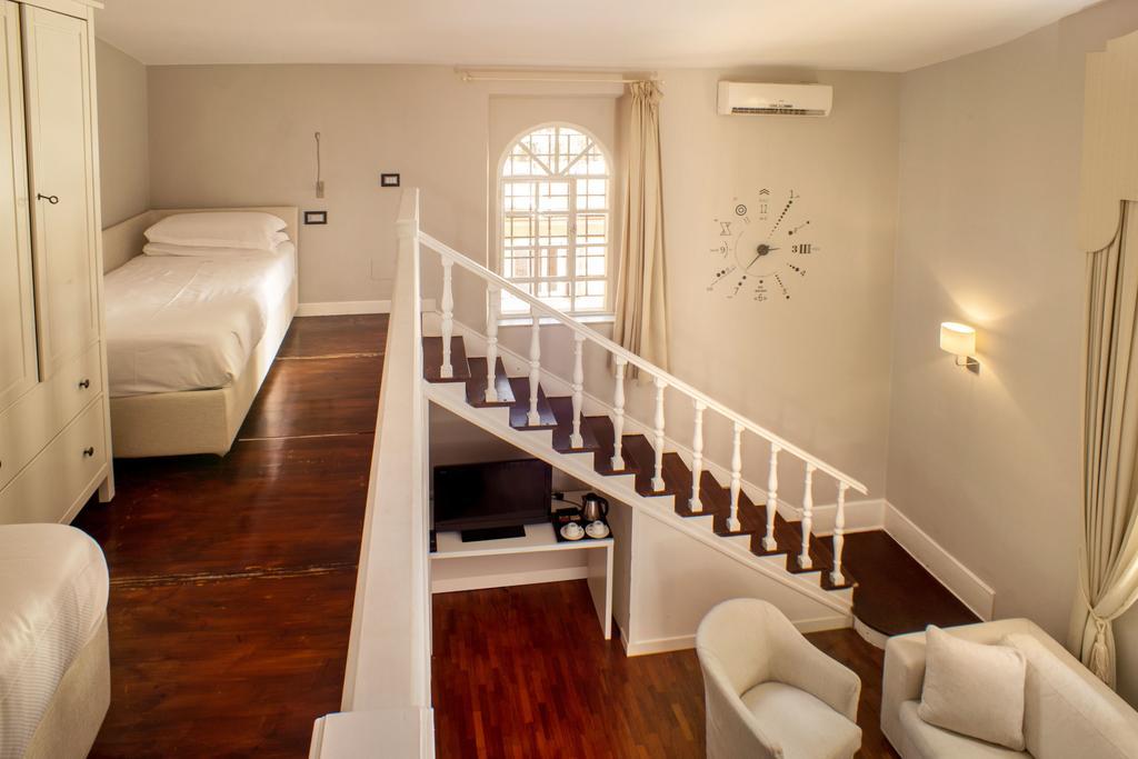 Les Fleurs Luxury House