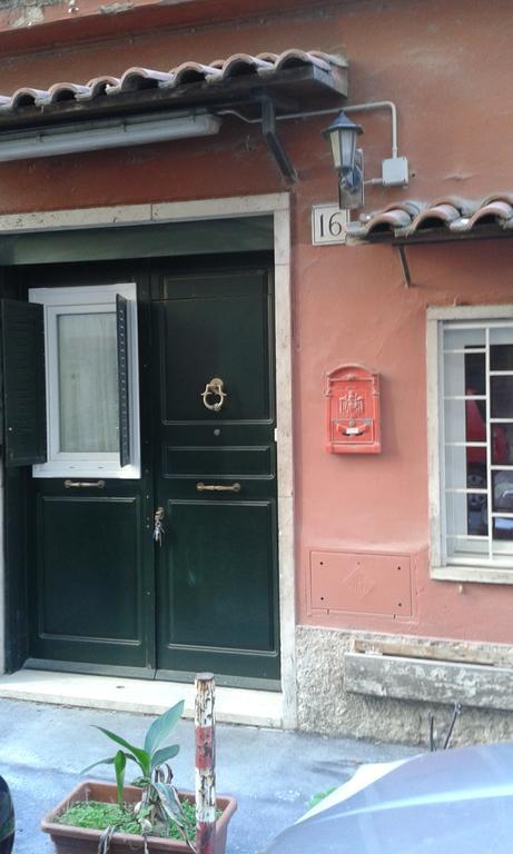 La Casetta Di Paola Pensión Roma