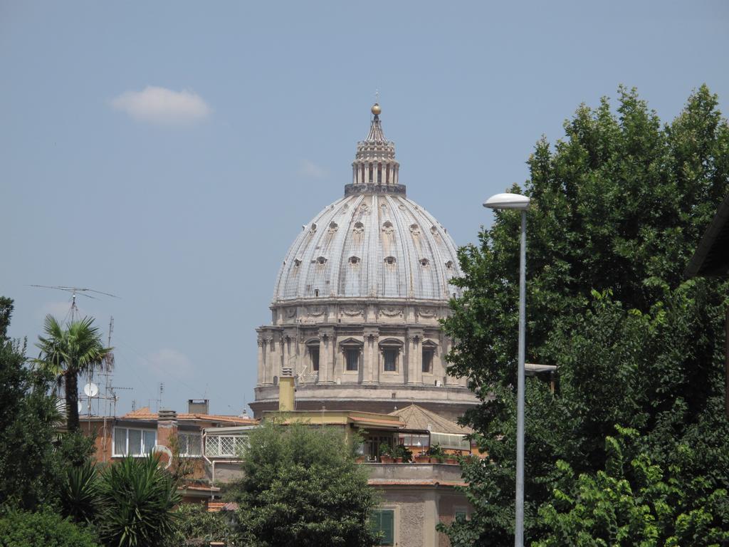 Ferrari Al Vaticano *