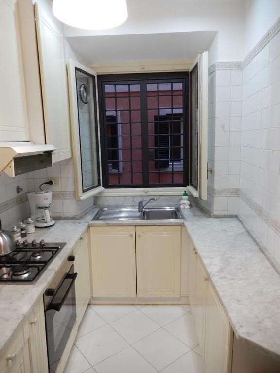 Appartamento Colosseo Homerents 2 *