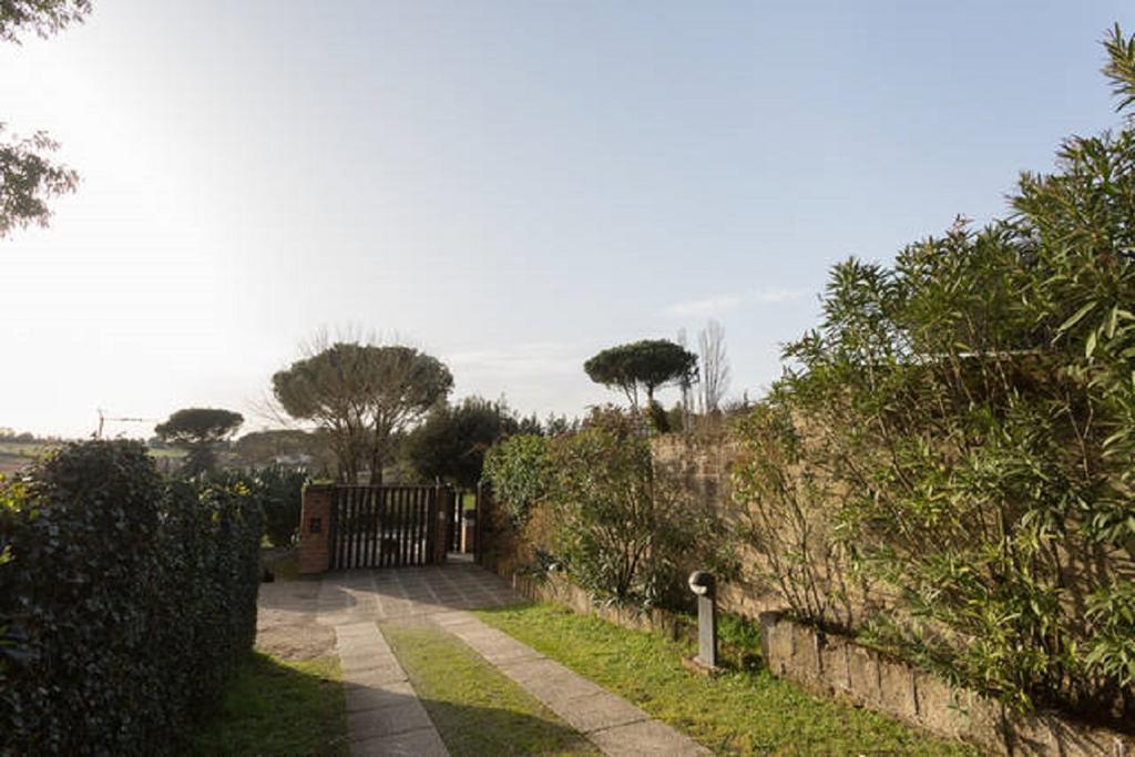 Appartamento Countryside Near S. Andrea Hospital *