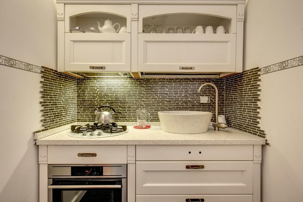 Campo De' Fiori Stylish White Apartment Rom