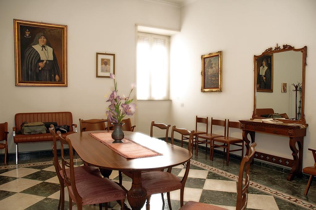 Casa de hóspedes Casa Religiosa Per Ferie Ancelle Del Santuario *