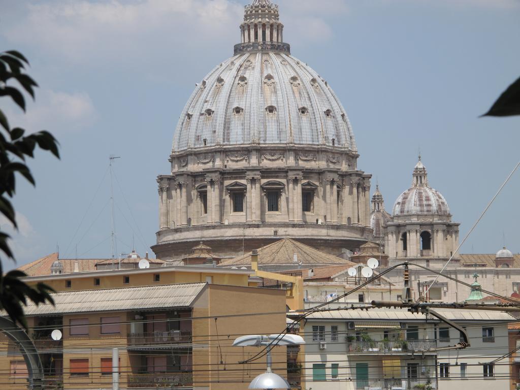 Ferrari Al Vaticano *