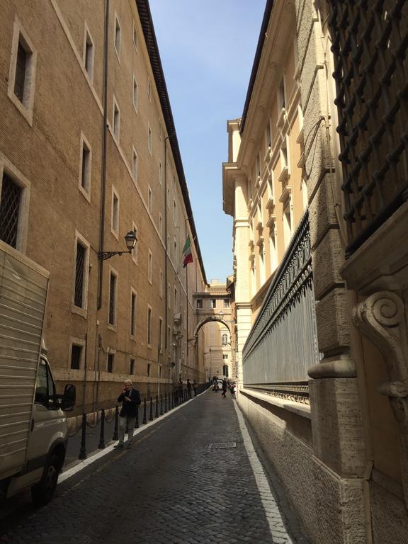 Vicolo Doria * Roma