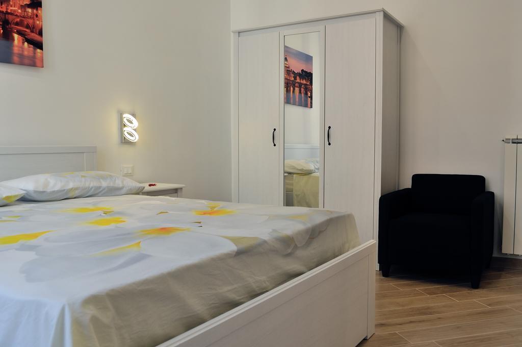 Apartment Sweet Roman Dream