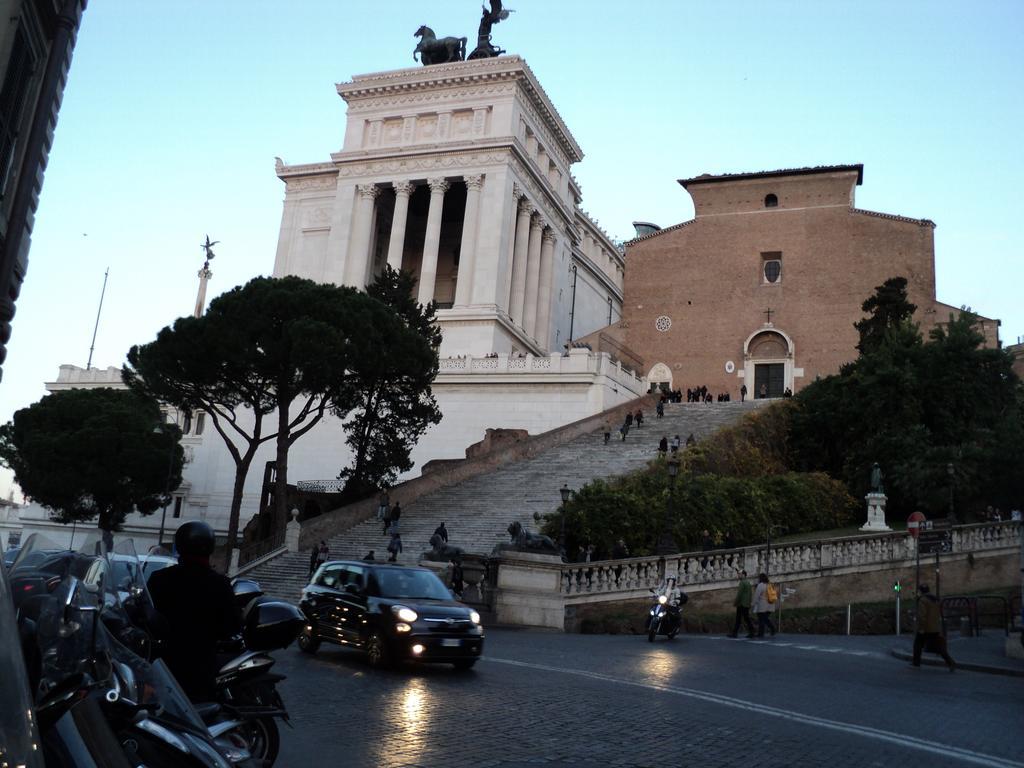 Piazza Venezia And Terrace Apartment