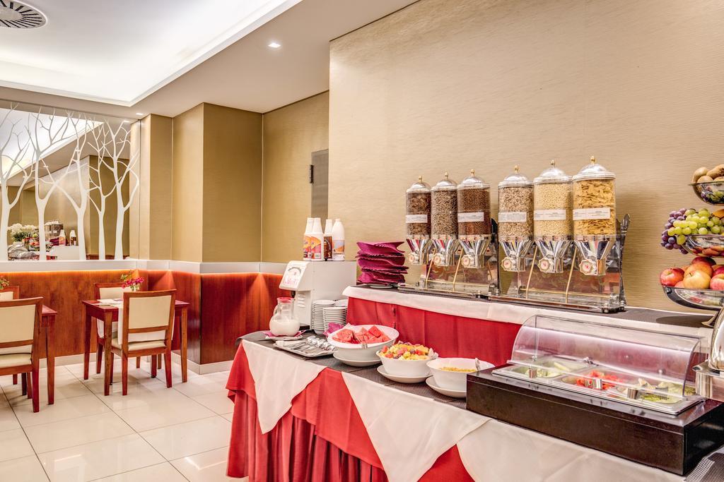 Augusta Lucilla Palace Hotel Roma