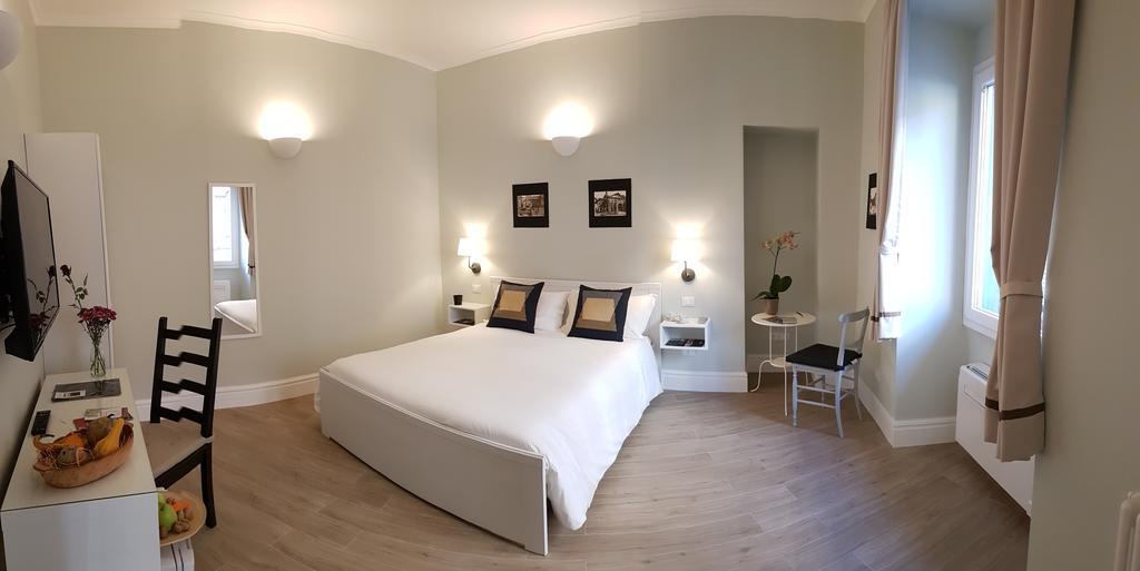 Roman Suite Guest House Bed and breakfast