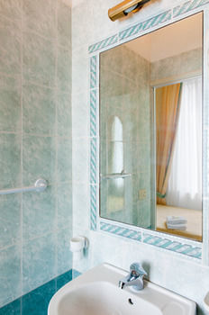 Infinito - Gruppo Blam Hotell 3*