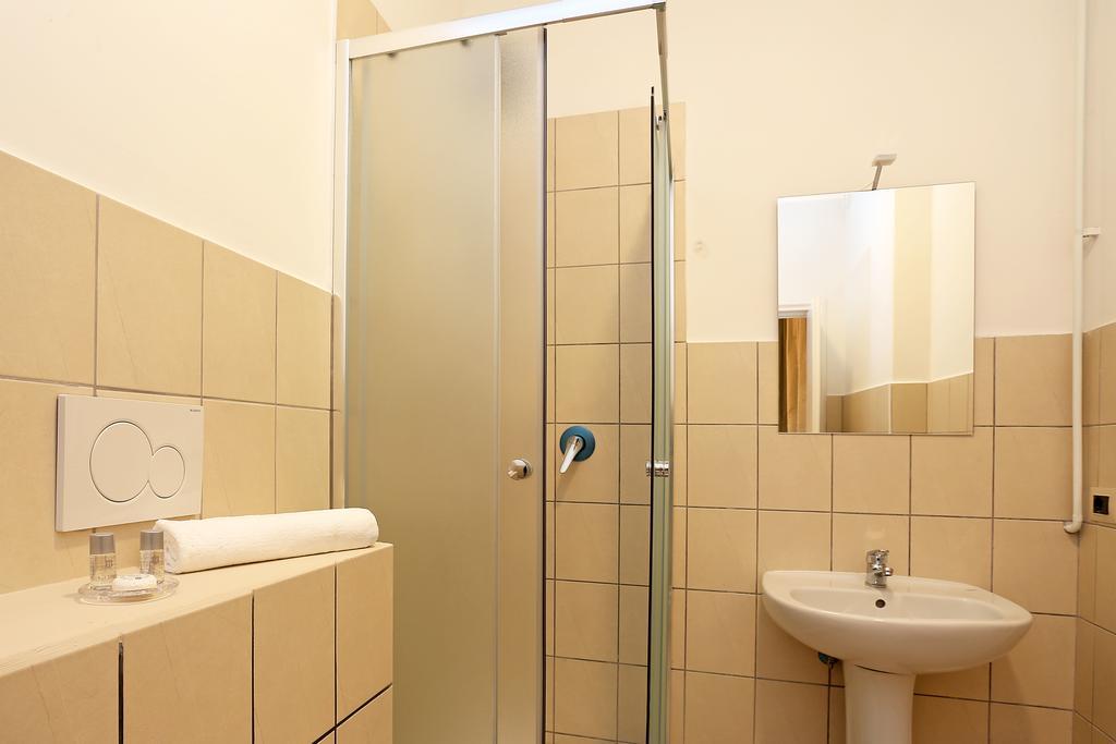 Alex Suites Pensión Roma
