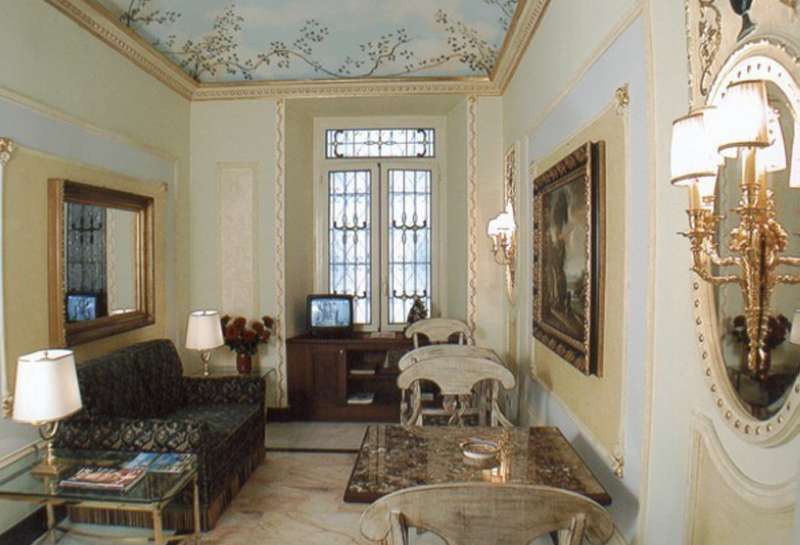 Hotel Champagne Palace 4*