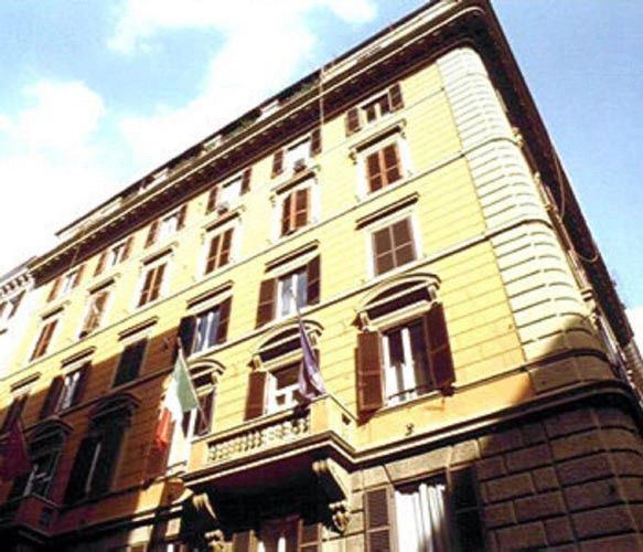 Invictus Hotell 3*