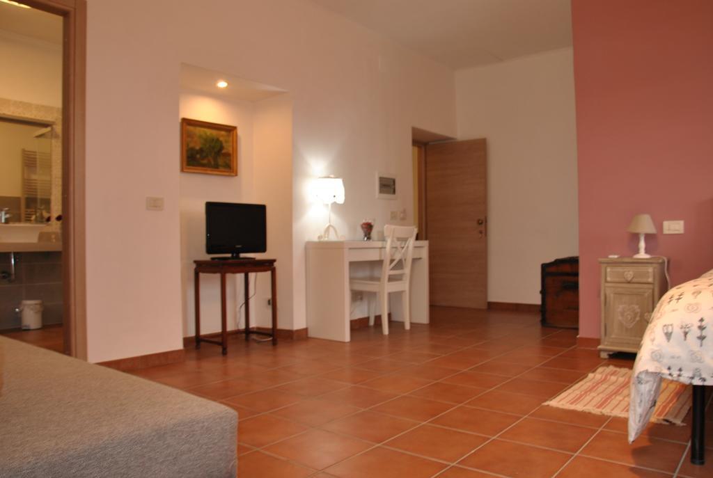 Casale Appio 2* Roma