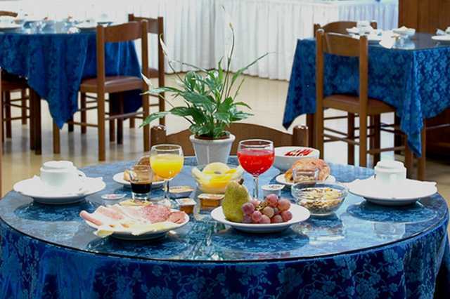 Caravel Hotel 4*