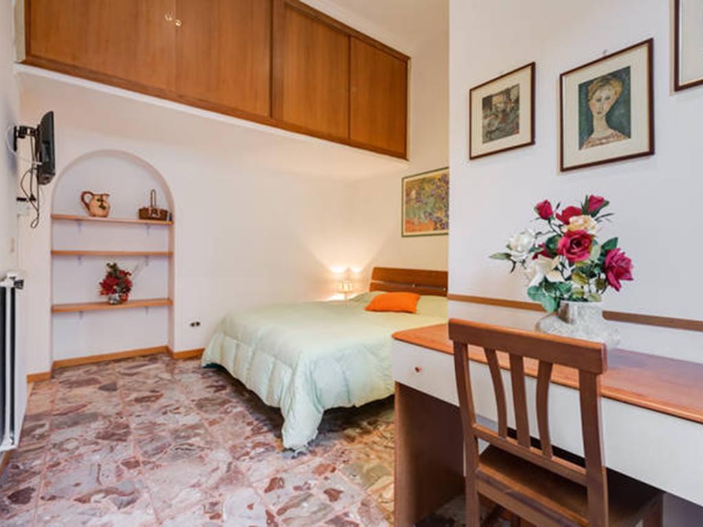 Centrale San Pietro Apartment *