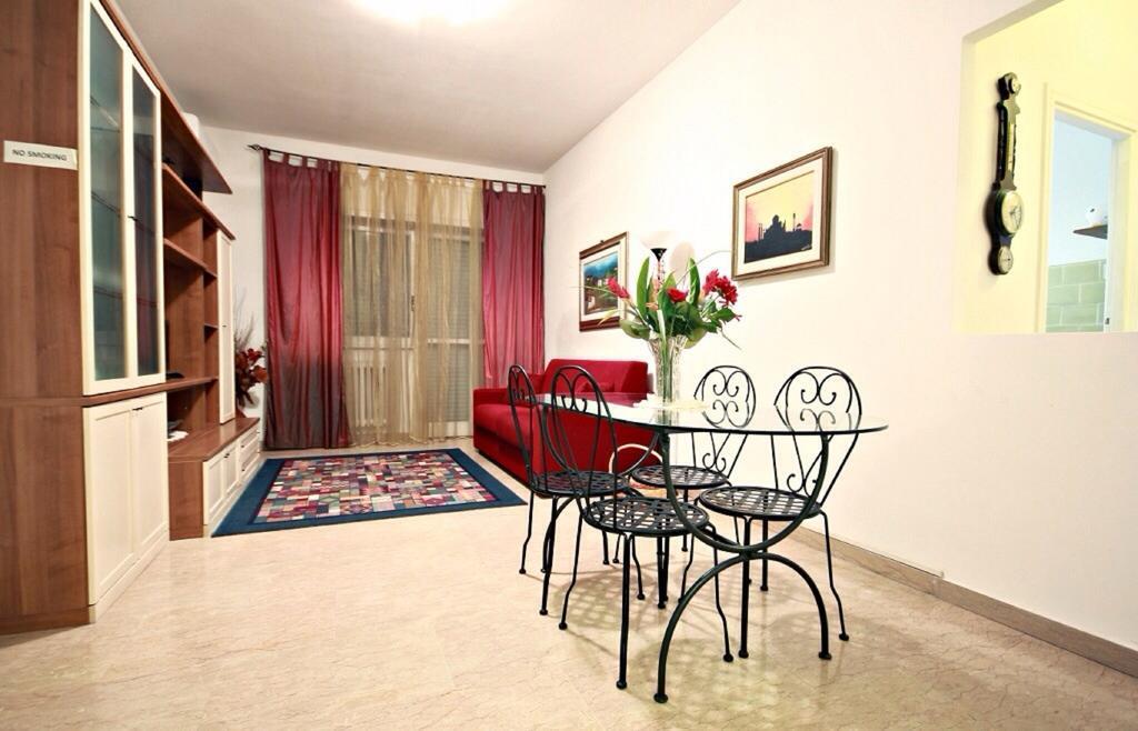 Casa vacanze La Maison Rouge *