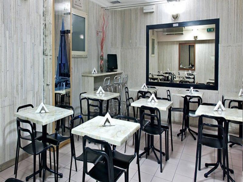 Hotel Pyramid 3*