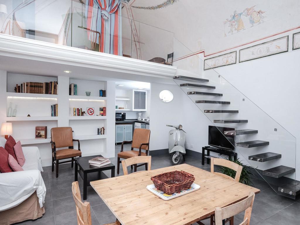 Ancient Trastevere Vespa Loft