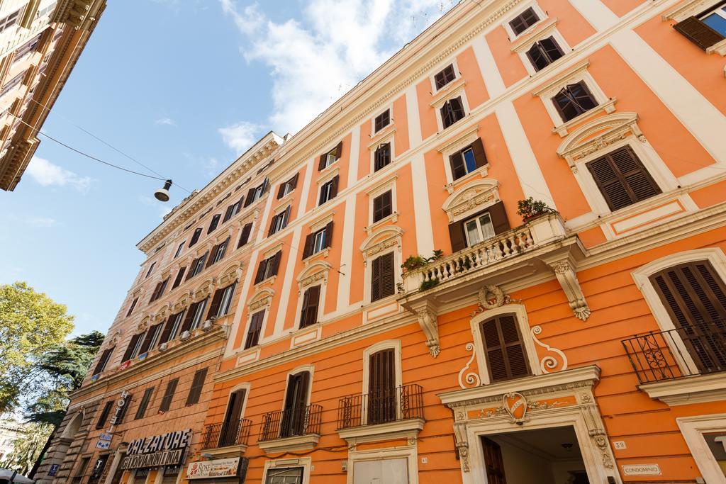 Modern Comfort, Poetic Charm Roma