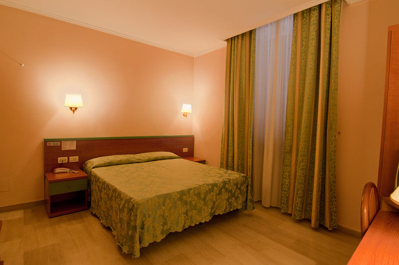 Center 2 Hotell 3*