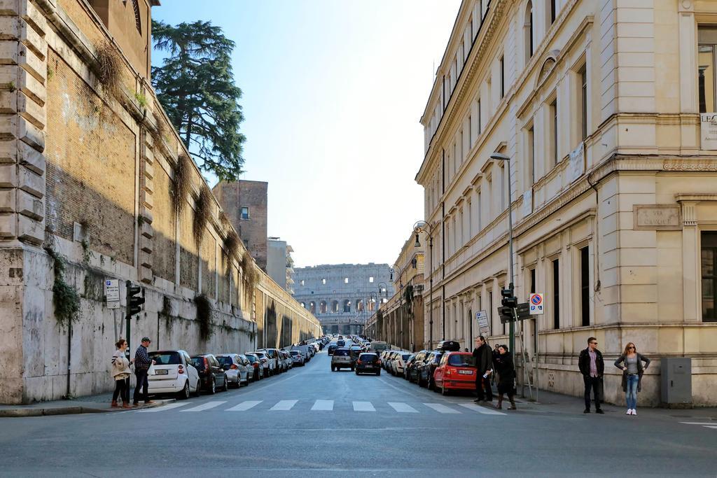 Elegant Vibia 300 Mt From Colosseum Apartamento Roma