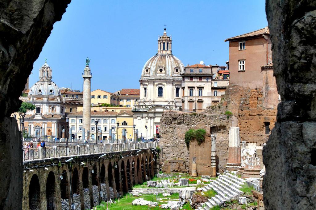 Design Paulina 300 Mt From Colosseum *
