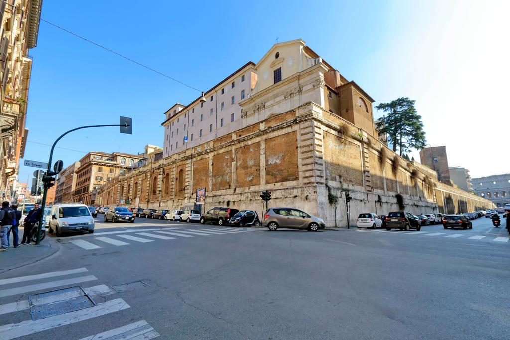Design Paulina 300 Mt From Colosseum Appartamento Roma