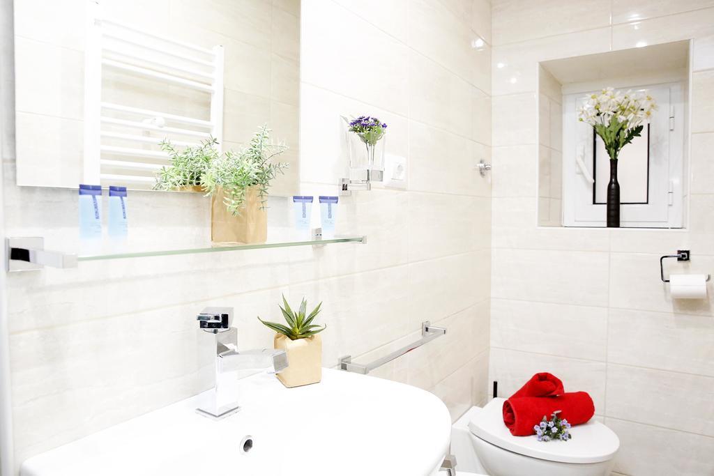 Castel Sant Angelo's Harmonious Apartamento *
