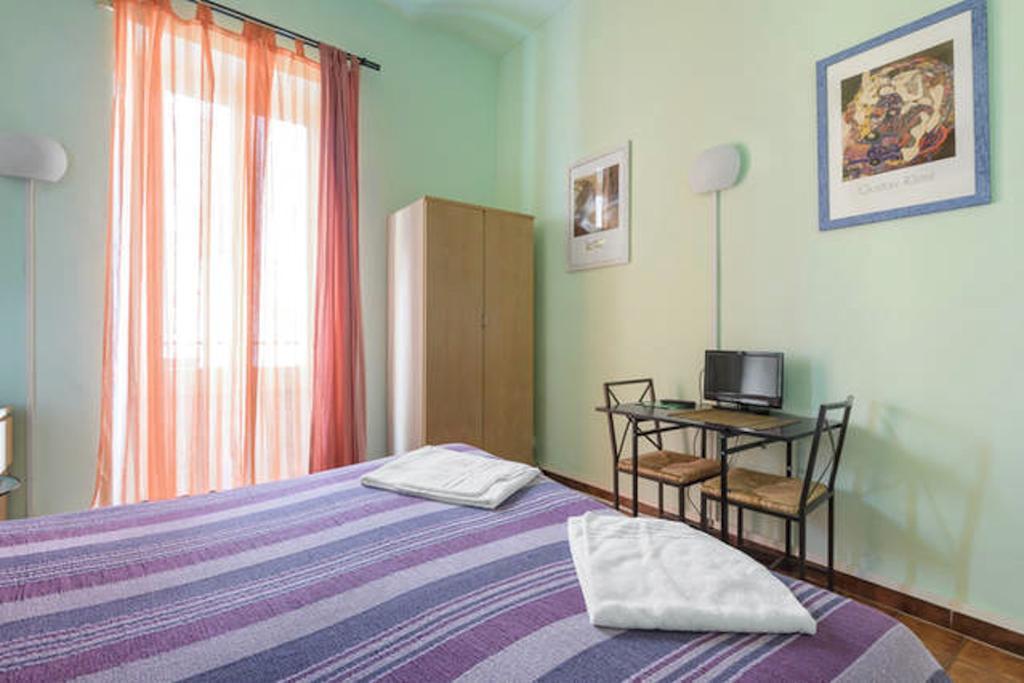 Pensión Sixbeds 2*