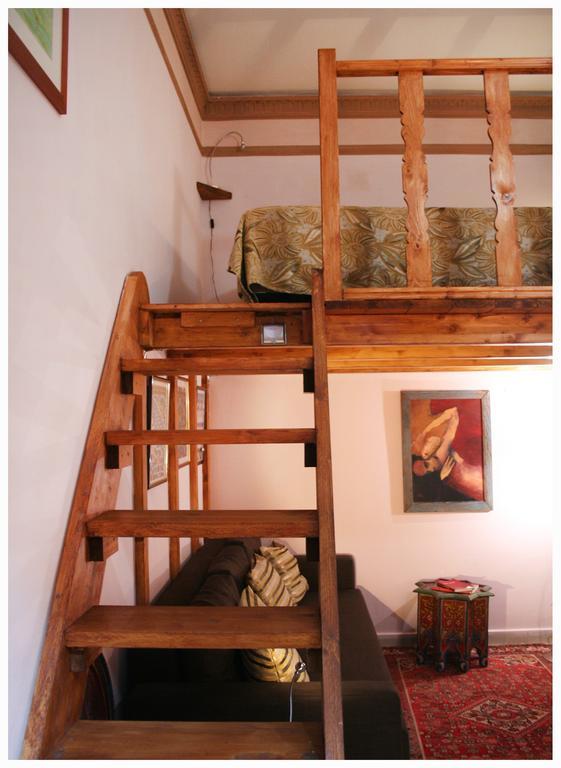 1a Grace House *