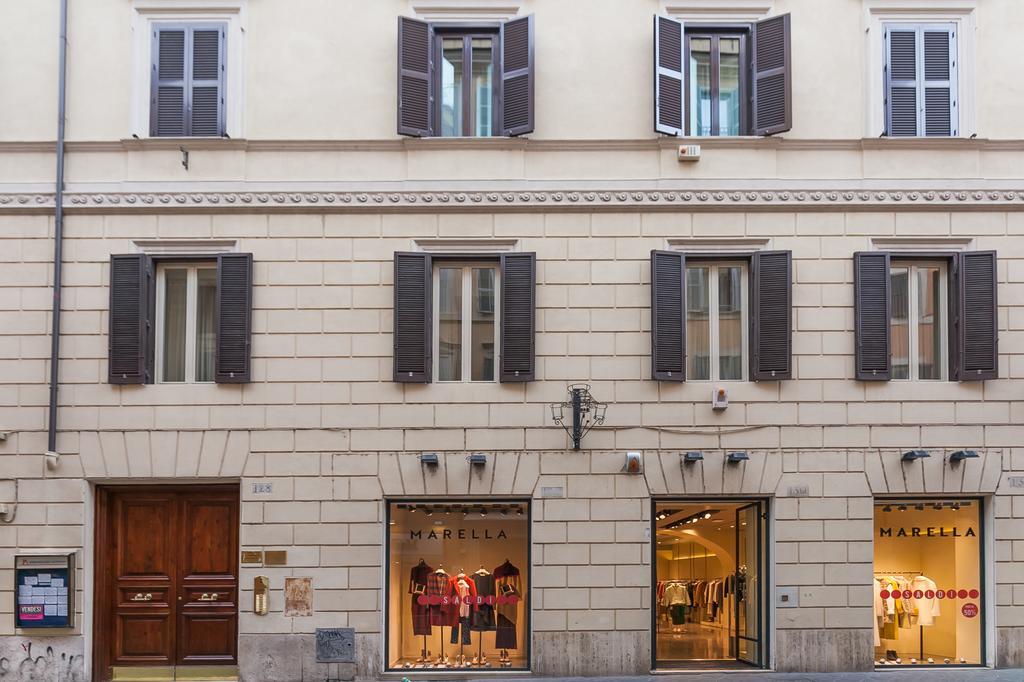 Dimora Frattina Bed and breakfast Roma