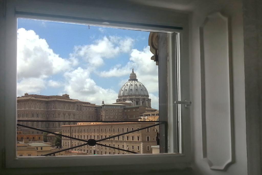La Rosa Del Vaticano