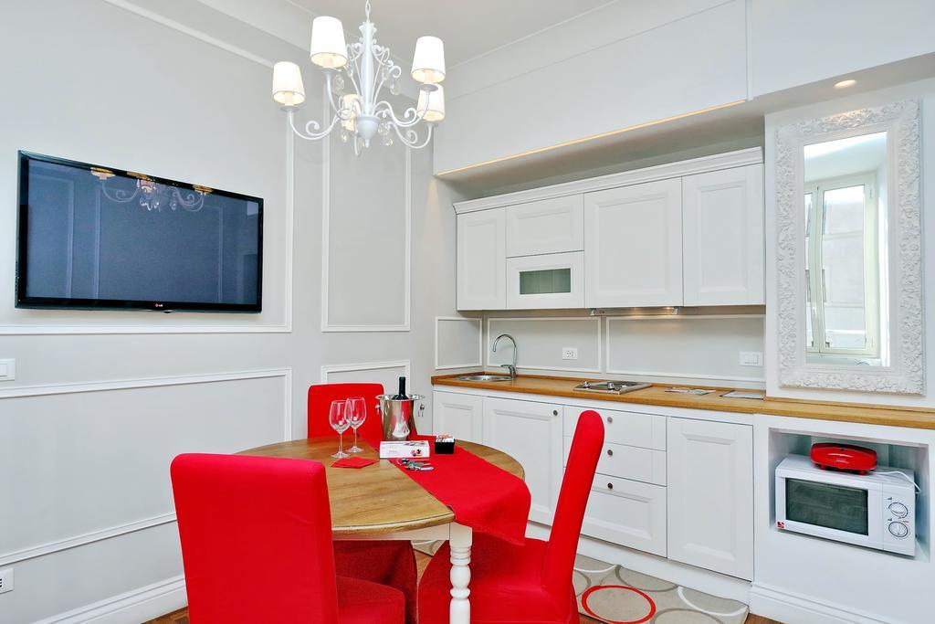 Elegant Vibia 300 Mt From Colosseum Apartamento Roma