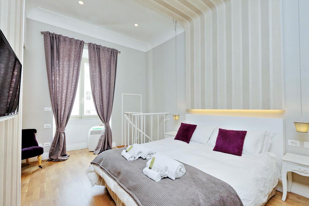 Elegant Vibia 300 Mt From Colosseum Apartamento Roma