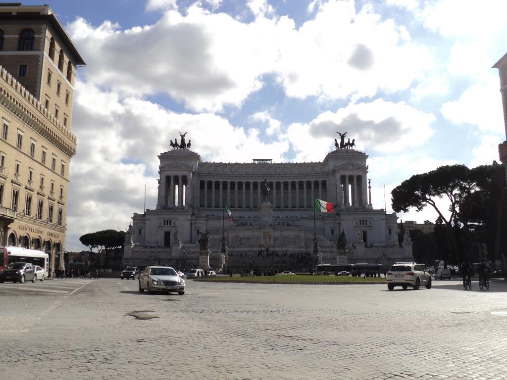 Piazza Venezia And Terrace Apartment