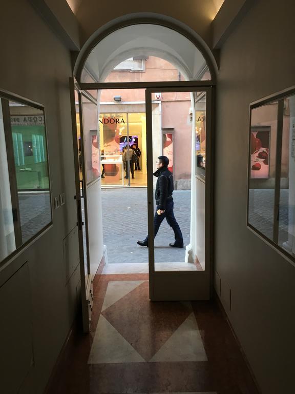 Domus Frattina Bed & Breakfast Roma