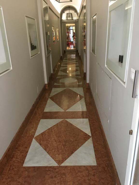 Domus Frattina Bed & Breakfast