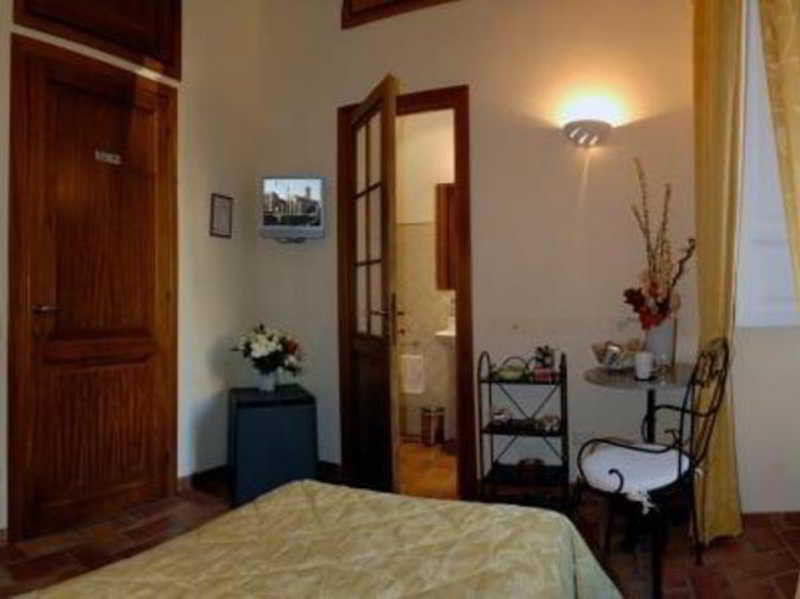 Aenea Acomodação com café da manhã  3*