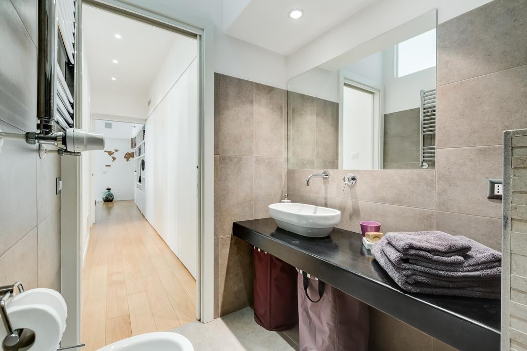 Micol's Place Rom
